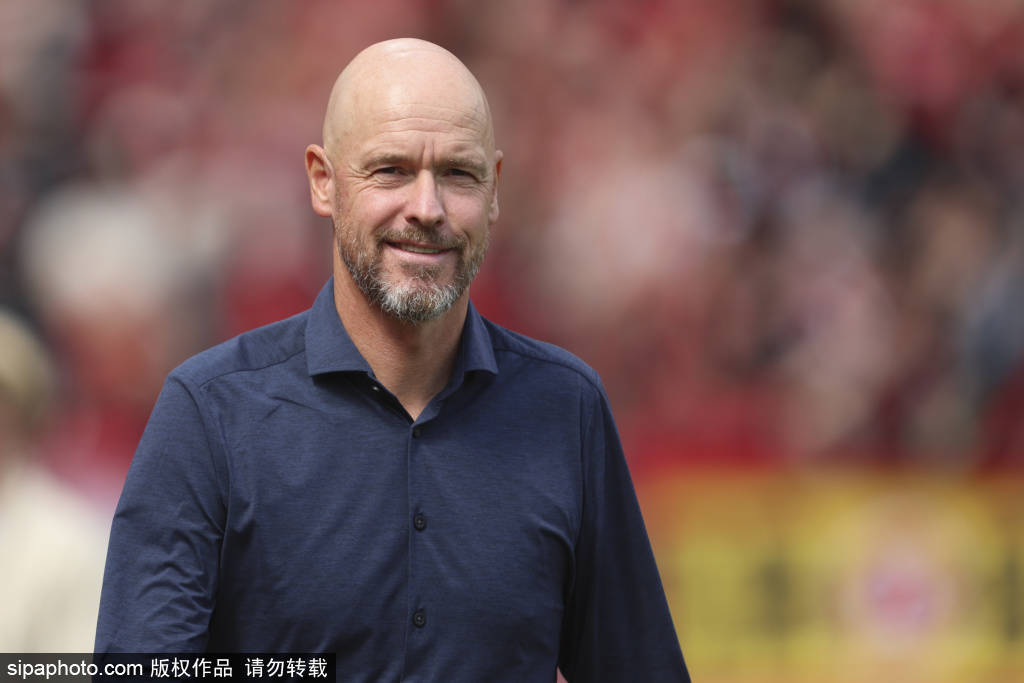 药厂德甲梦碎!2轮领先仍被绝平,滕哈赫的战术挑战何时终结?
